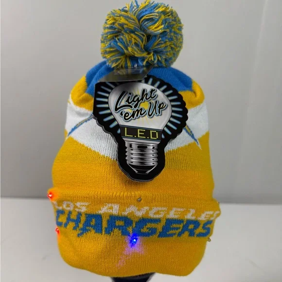 Los Angeles LA Chargers Beanie Pompom Light Up LED Hat New NWT - Picture 5 of 11